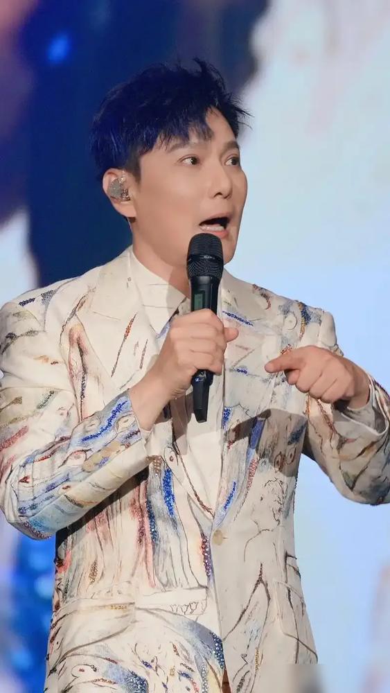 又是一个噩耗[捂脸哭]！11月1日，著名音乐人，编曲家屠颖意外去世，享年62岁。