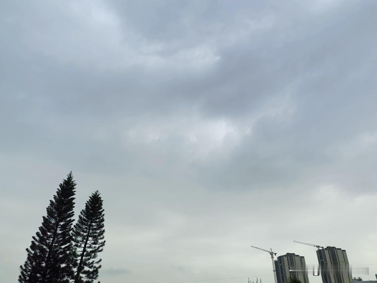 喜提降温雨啦！广东雷雨增多气温略有回落！22～23日，广东雷雨天气较多，雷雨