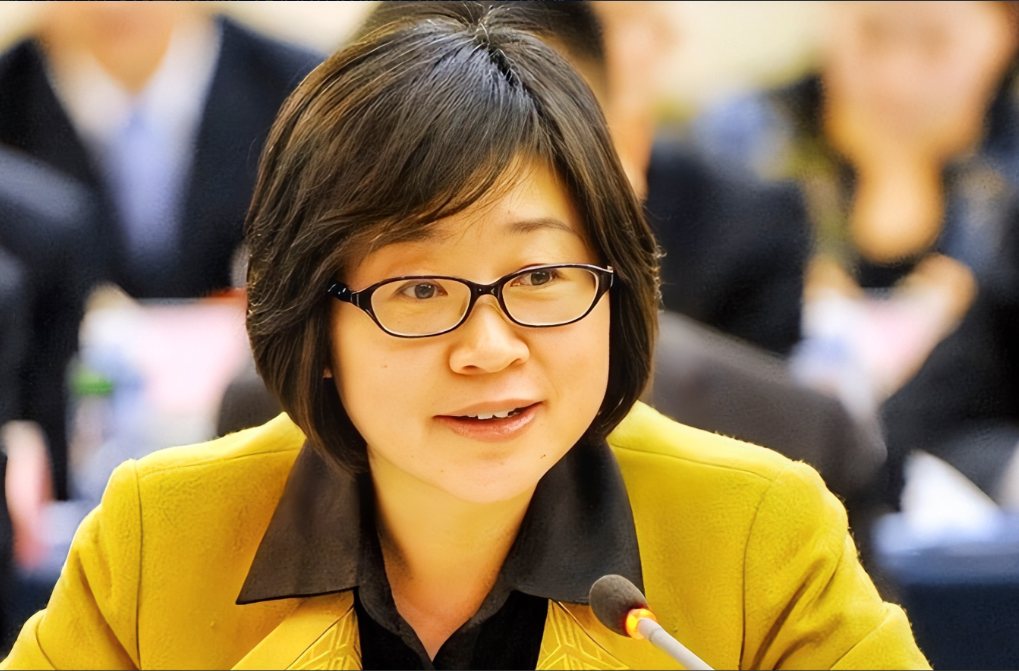 河南教育厅长这番话，简直说到教师心坎里！当下，教师薪资不及公务员，却要承