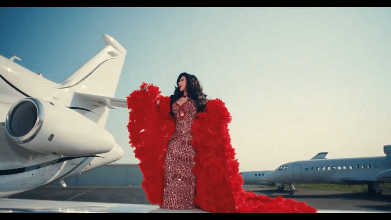 CardiB刘亦菲宝格丽同款礼服​​​