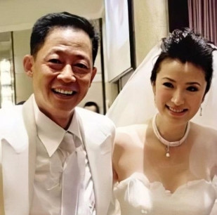 2008年，富婆陈坚红激动地对王志文说：“老王，我身家5亿，年收入6000万，不