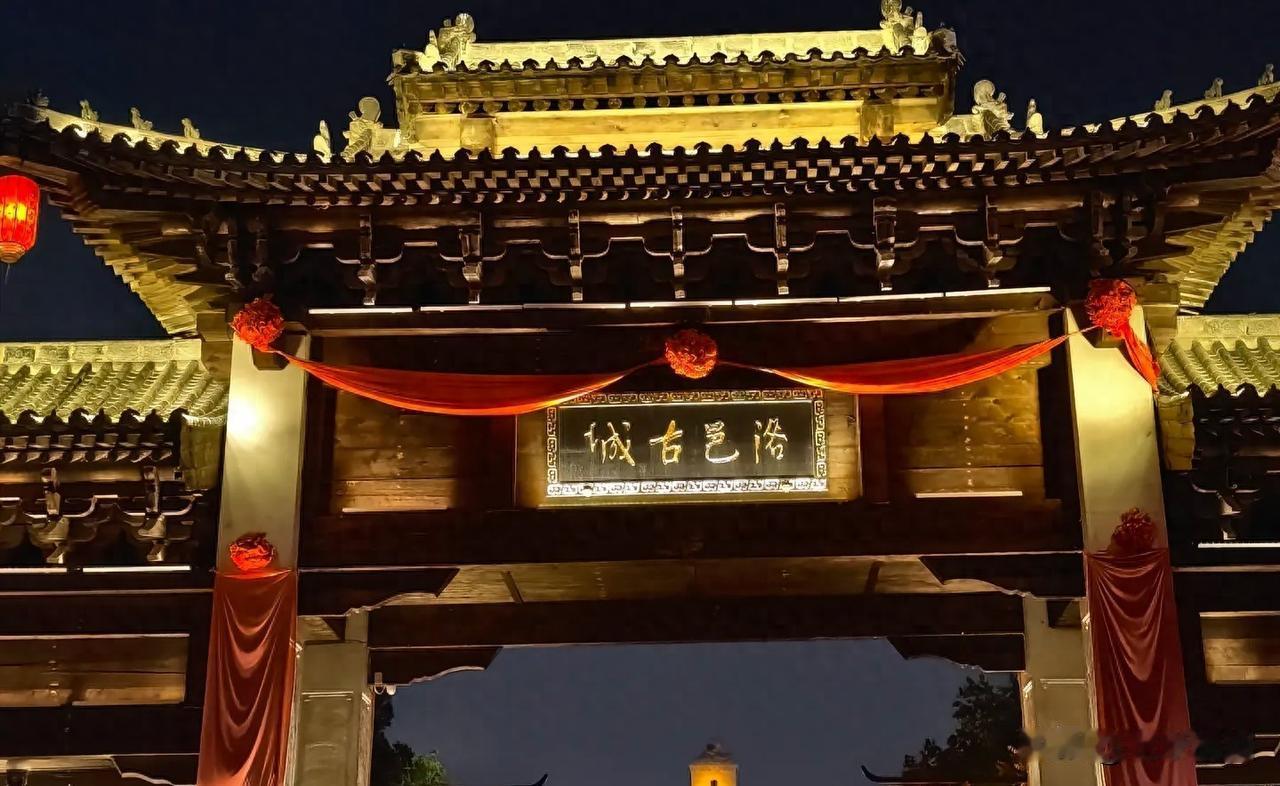 洛阳这座“假古城”凭啥火出圈？0门票+烟火气，99%的人不知道！晚上十点的洛