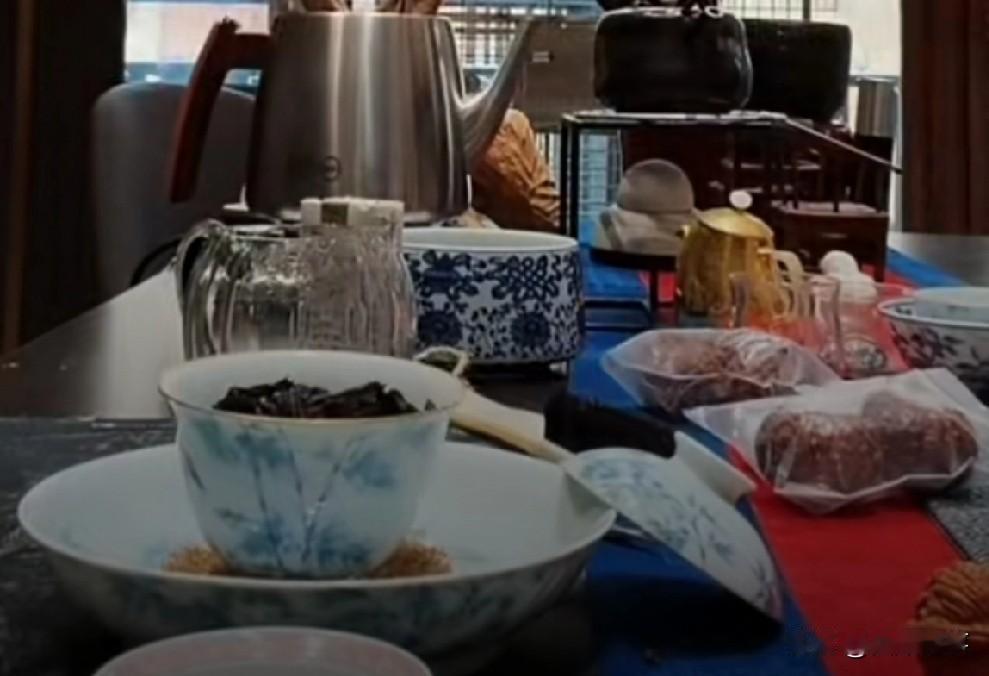 暗签主播报价谈续约，一句话惹恼T佑再认错降签约费。T佑还说