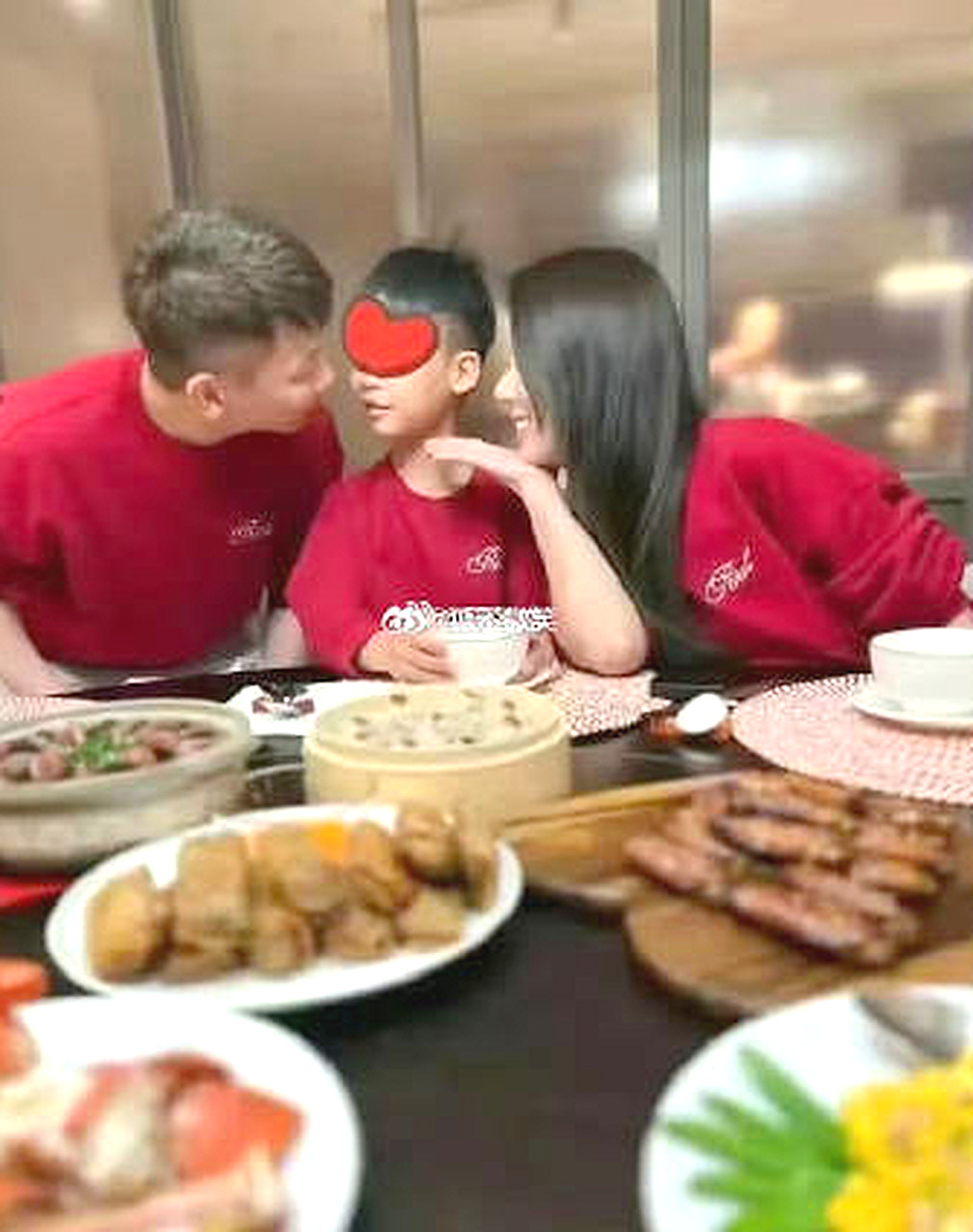 陶喆再一次证明，娶妻要娶年纪小的，你老了，她还是如此年轻