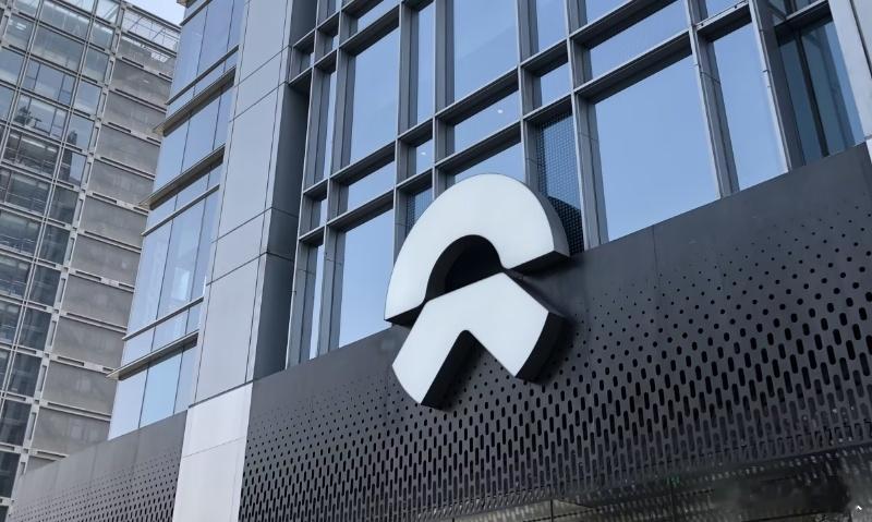 蔚来实现季度盈利将近8年，从蔚来上市到现在，几乎一整个商业周期都在亏钱，上季度（