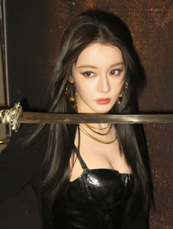 迪丽热巴的物料，这组你见过吗