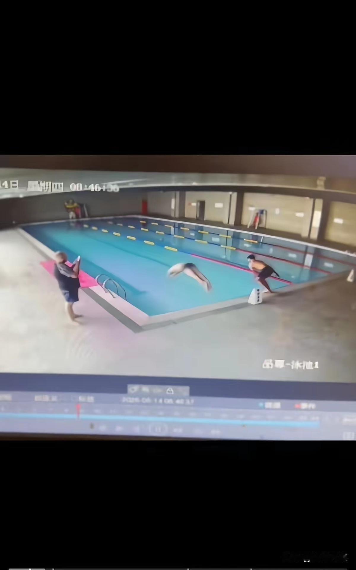 太嚣张！上海四个外籍男子暴力撬锁闯入私人健身房，不抢超市不偷商店，居然专门“零元