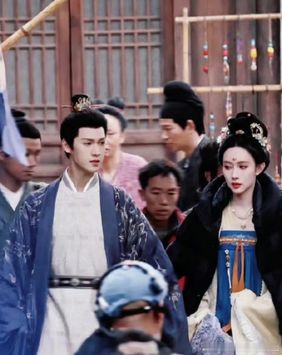 孟子义、李昀锐《尚公主》最新同框路透，这套造型蛮好看的