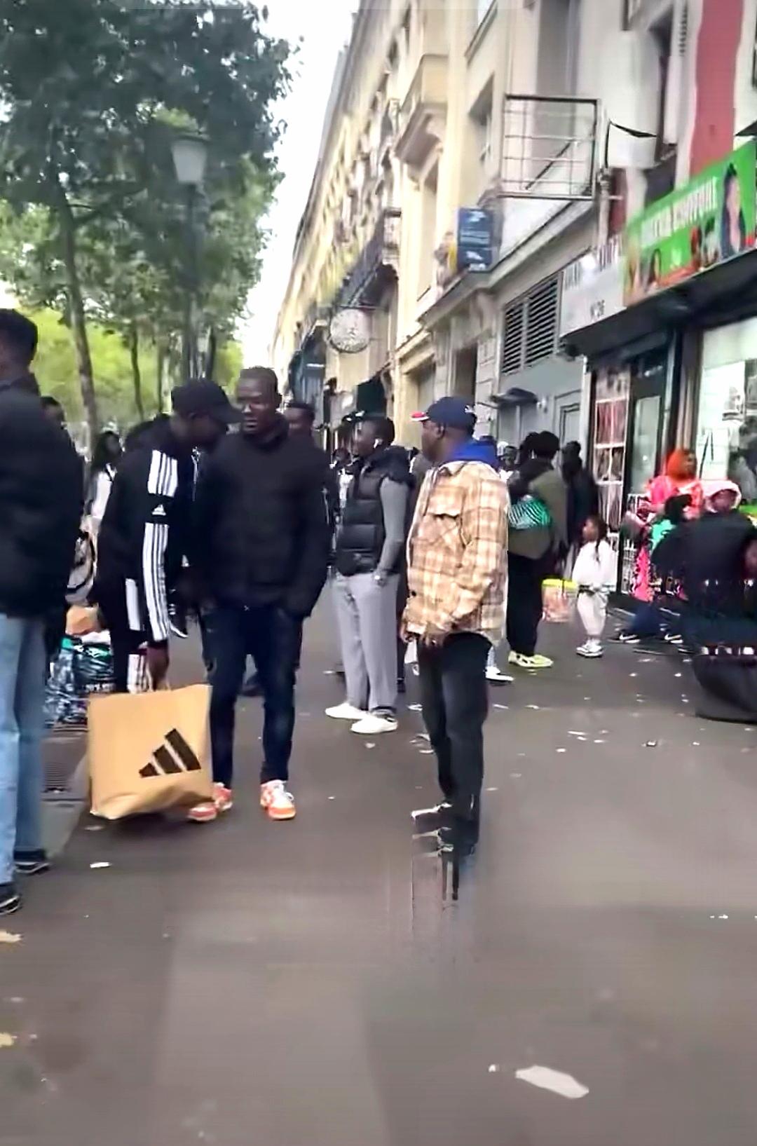 法国巴黎街头不再感受到浪漫的氛围。曾经的巴黎，号称浪漫之都。香水，艺术，干净的