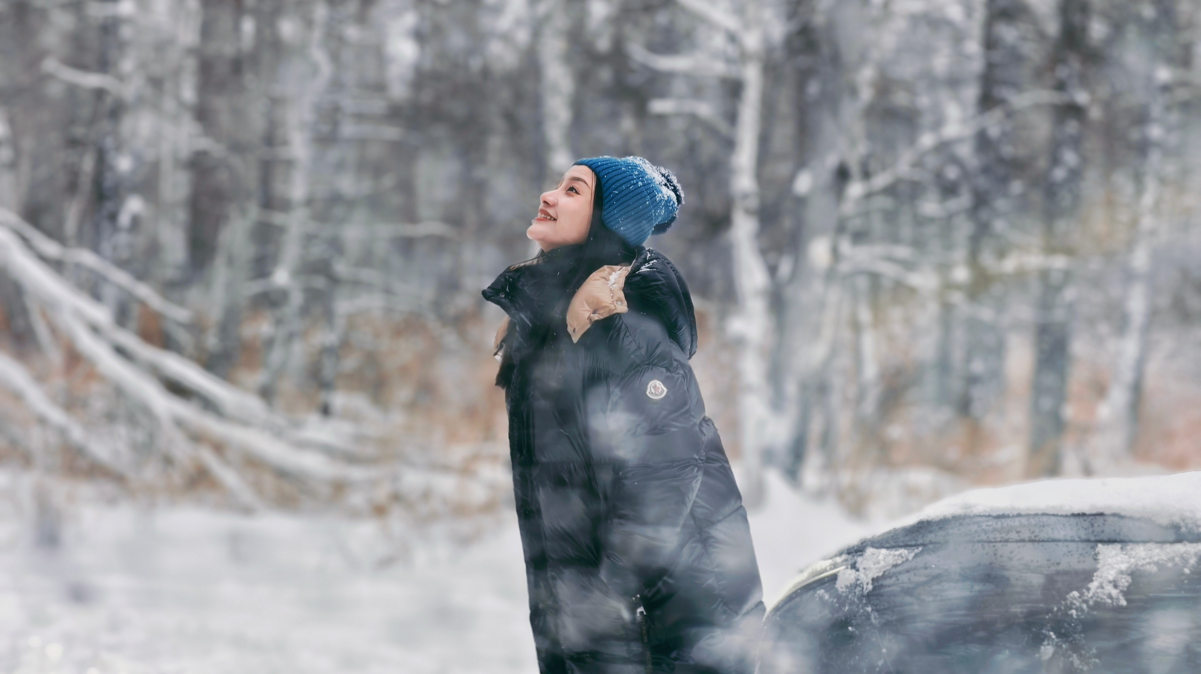 跟姐姐妹妹出来玩好开心呀！😘今天冒着大雪长途跋涉500km，智己LS9很稳