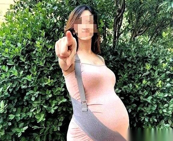 怀孕8个多月，四个月建档时白纸黑字写着“单活胎”，现在B超探头往肚皮上一戳，屏幕