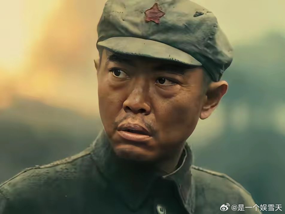 翟小兴在《伟大的长征》里出演彭德怀元帅，不禁让人眼前一亮。他是知名导演翟俊杰的儿