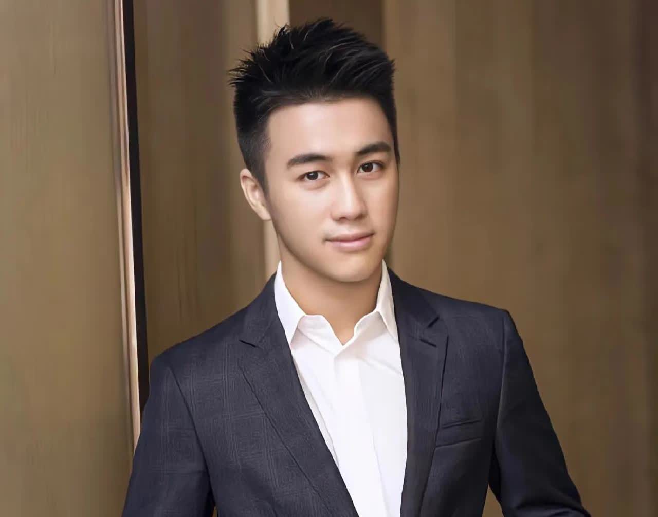 奚梦瑶说，我妈能接受何猷君这个女婿是有原因的，并不是因为何猷君有钱，也不
