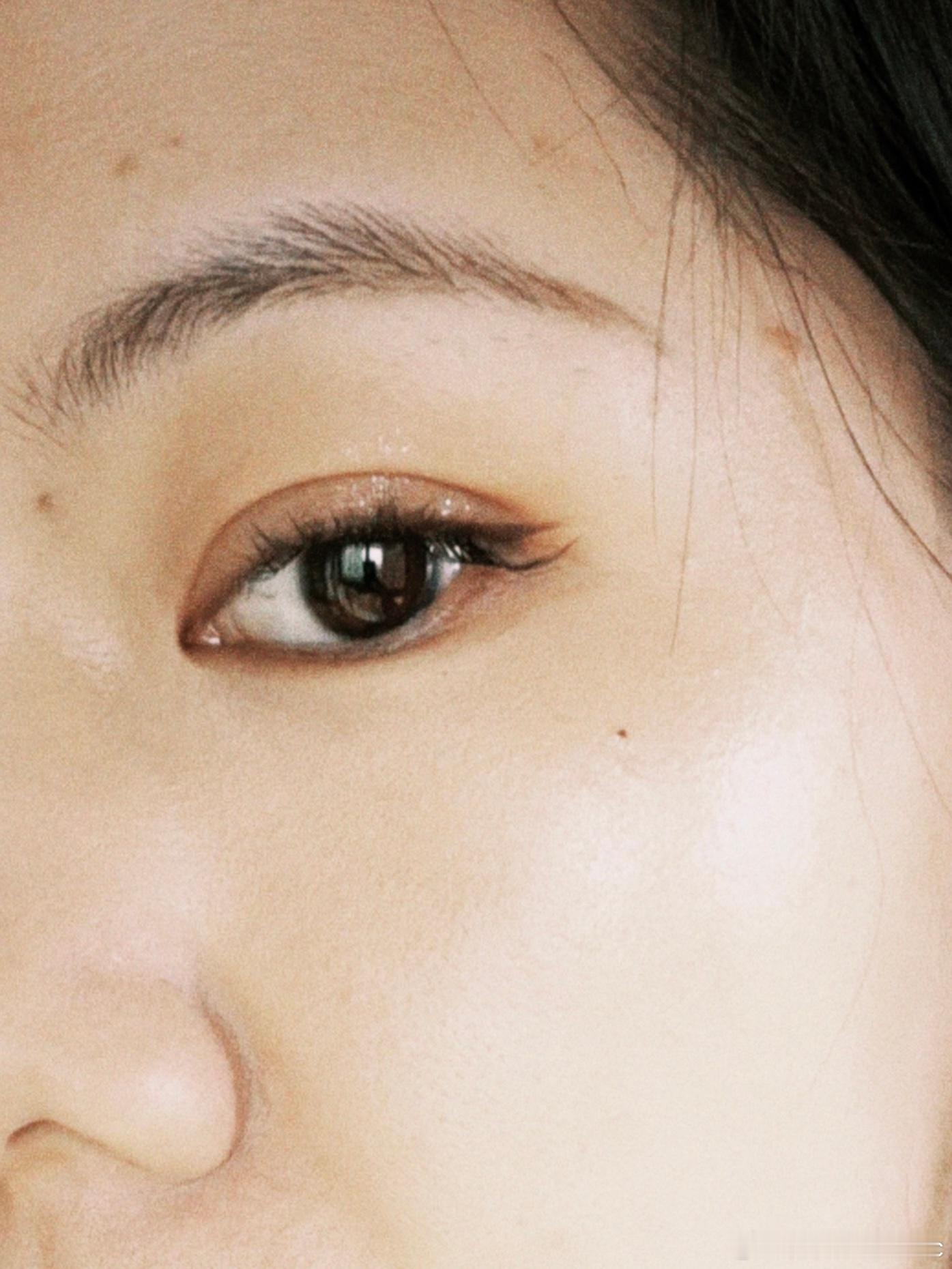 selfie点痣+睫毛果然是眼妆灵魂