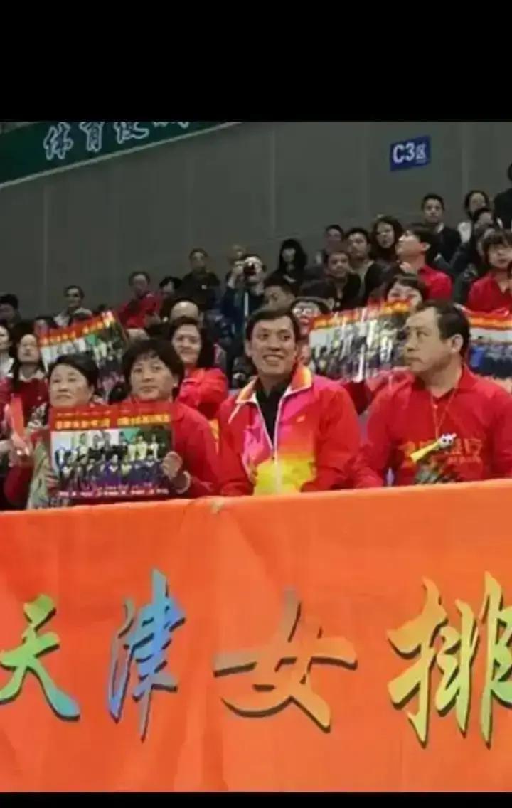 新人首发0分，天津队故意输球？王宝泉把刘美君、张馨月直接推上场，结果一个扣