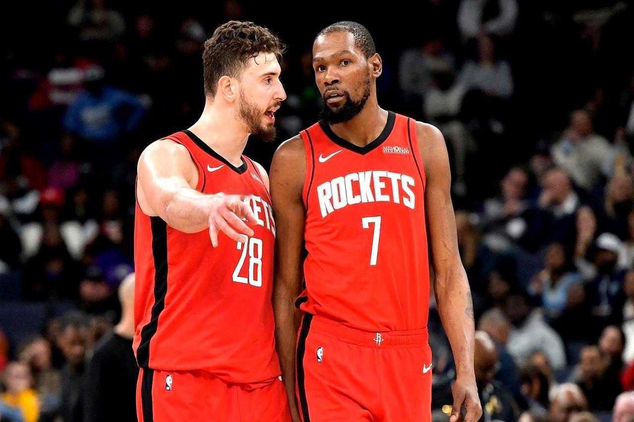 火箭这群年轻人，遮羞布终于被扯下来了！季后赛0-3被湖人摁着打，主场加时