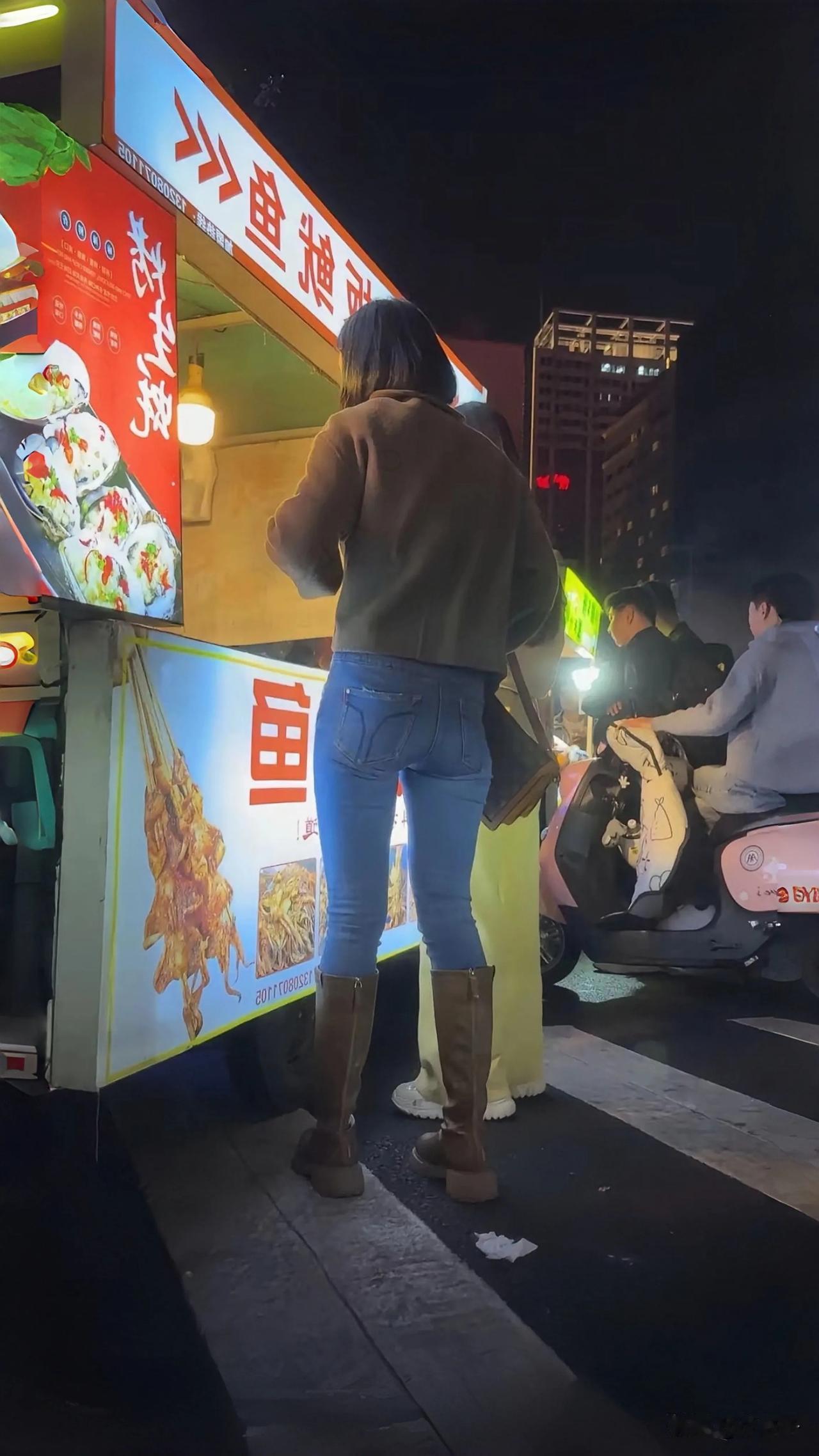 夜市的最爱大串鱿鱼