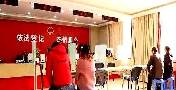 我不愿意给老公爸妈养老，老公和我冷战了一个月，我提出了离婚，他同意了，第二天早上