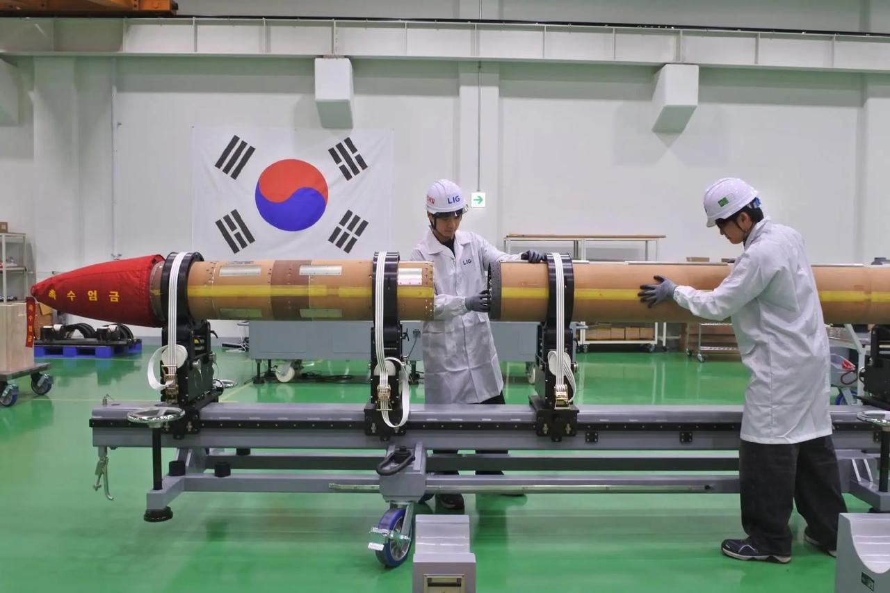 韩国自研王牌导弹问世！对标红旗9B，扬言反导超越美军标准6韩国公开自研K