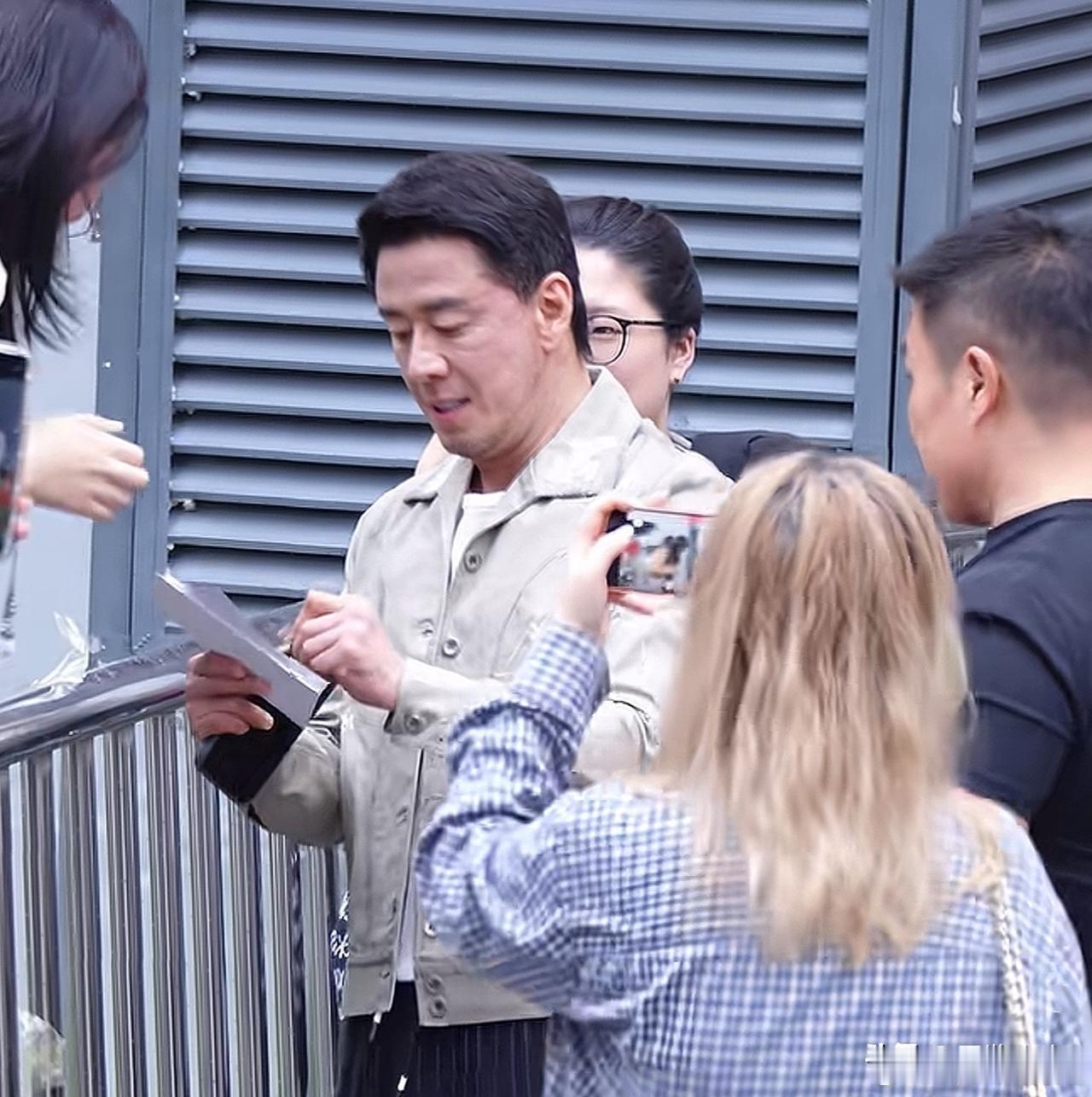 这是杨坤吗？怎么变样了？