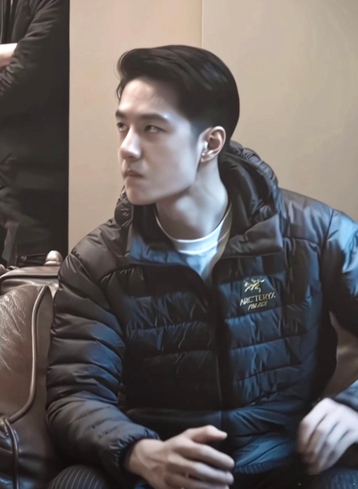 谁敢想是同一款衣服王一博哈哈哈哈哈哈​​​