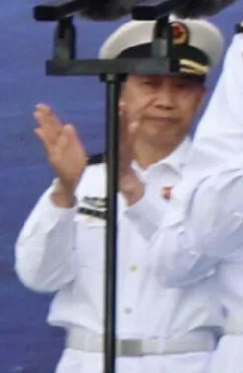 福建舰入列的几个细节：1、马伟明院士参加了入列仪式。2、歼-35的内置登