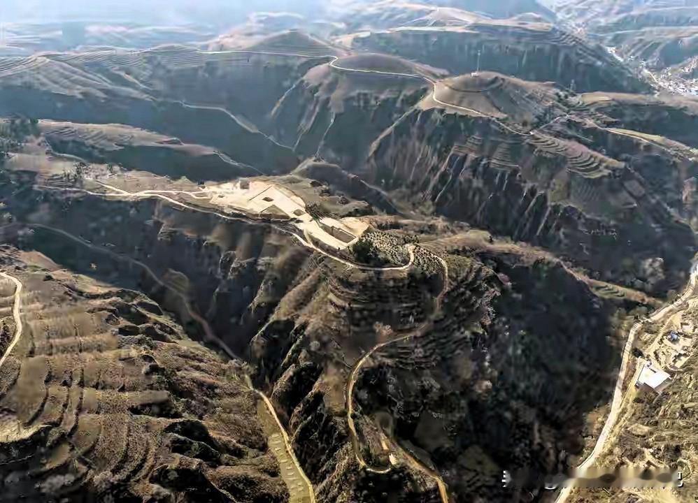 陕西又炸出世界级考古发现！清涧寨沟遗址拿了国际大奖，3000年前的商代“超级聚落