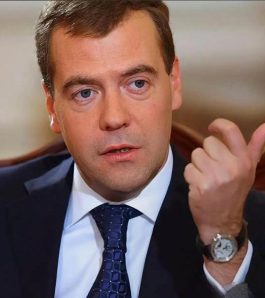 梅德韦杰夫末日宣言：核弹锁定四国，全球毁灭倒计时开启！