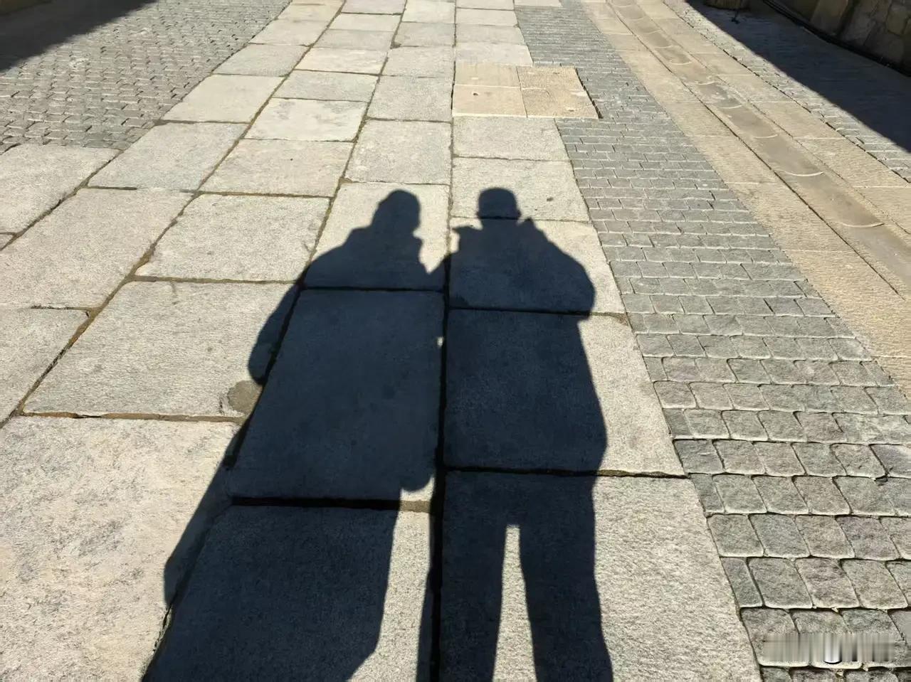 不得不承认，男人看事情，真的比女人毒。昨天事业编的成绩一出，我姐家孩子又遗憾