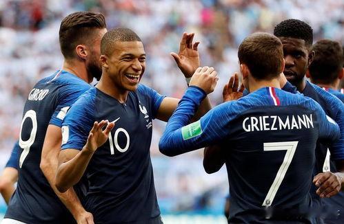 世界杯法国VS摩洛哥世界杯1/4决赛迎来焦点较量，卫冕冠军法国迎战北非黑