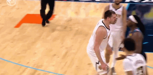 今日NBA焦点，多特暗算约基奇引爆冲突，杰林威廉姆斯硬怼约基奇行为涨粉无数……用