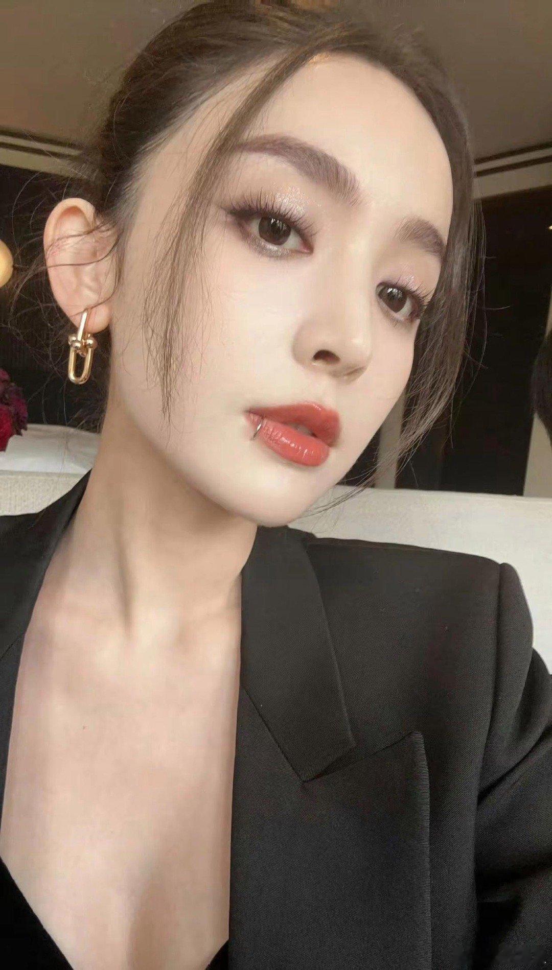 古力娜扎的美，真的是笔墨难描，一眼惊艳的极致美好