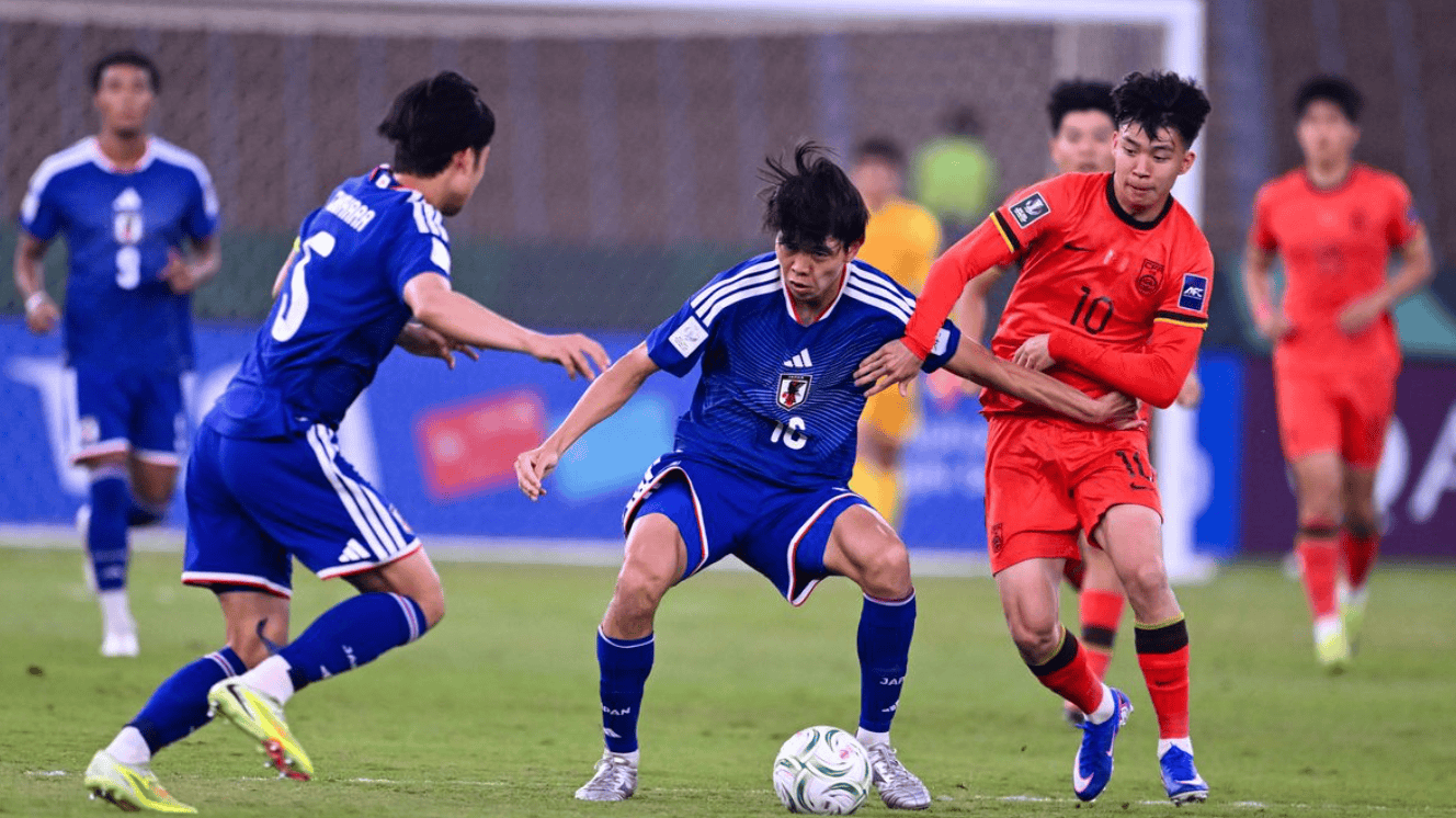 中国0-2日本半场数据: 控球率45.9%-54.1%, 射门2-8射正1-4