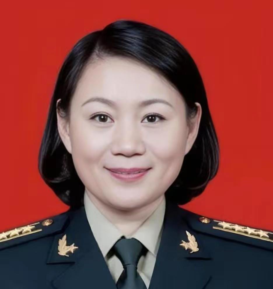 许世友的孙女许道江，和丈夫大吵一架之后，满肚子的委屈没地方倒，思来想去，把电话打
