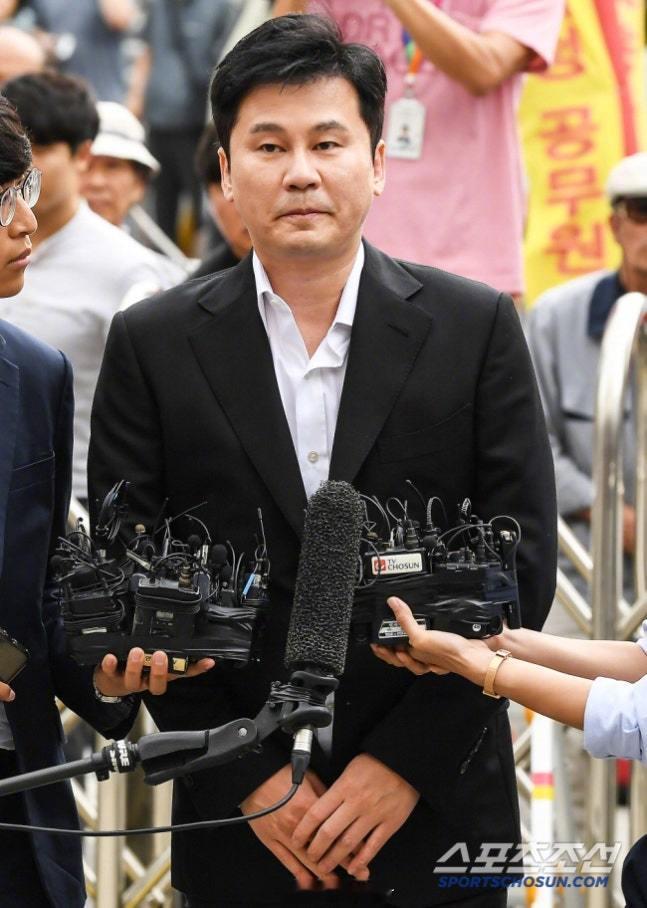 杨贤硕回应被判6个月:对于此次大法院的判决，虽然感到遗憾，但我将虚心接受。最初