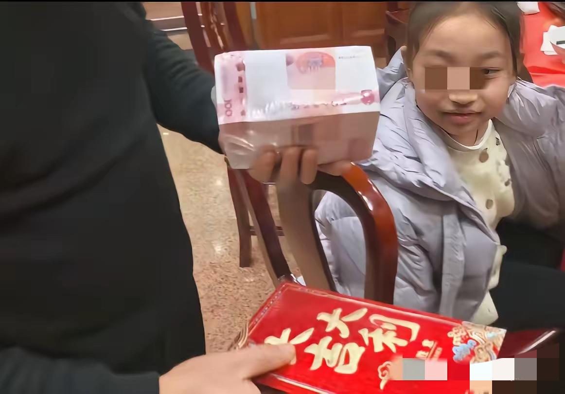 泪目！浙江绍兴这位老父亲发红包，看似偏心，却活成了全家最通透的人！过年发23