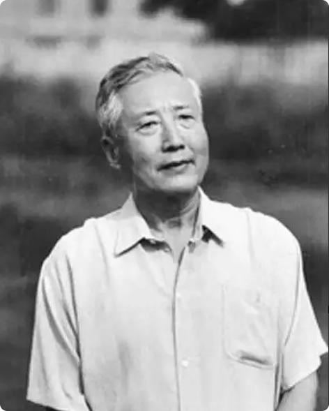 医学博士说：“说实话人一旦死了，生前穿的衣服，戴的手表，盖过的被子，睡过的床，用