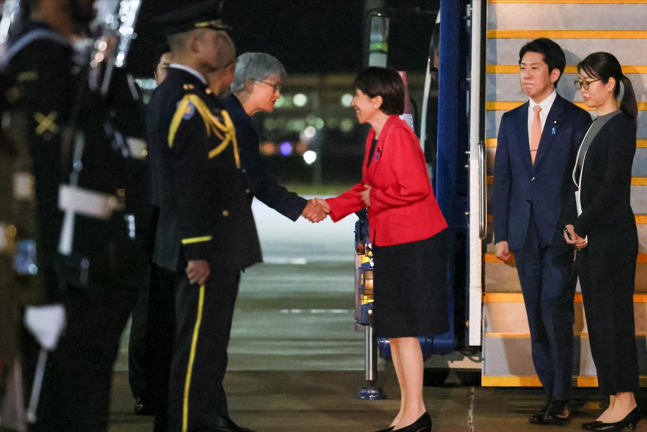 降级接待，日本失望当地时间5月3日深夜，日本首相高市早苗风尘仆仆抵达澳大利亚，
