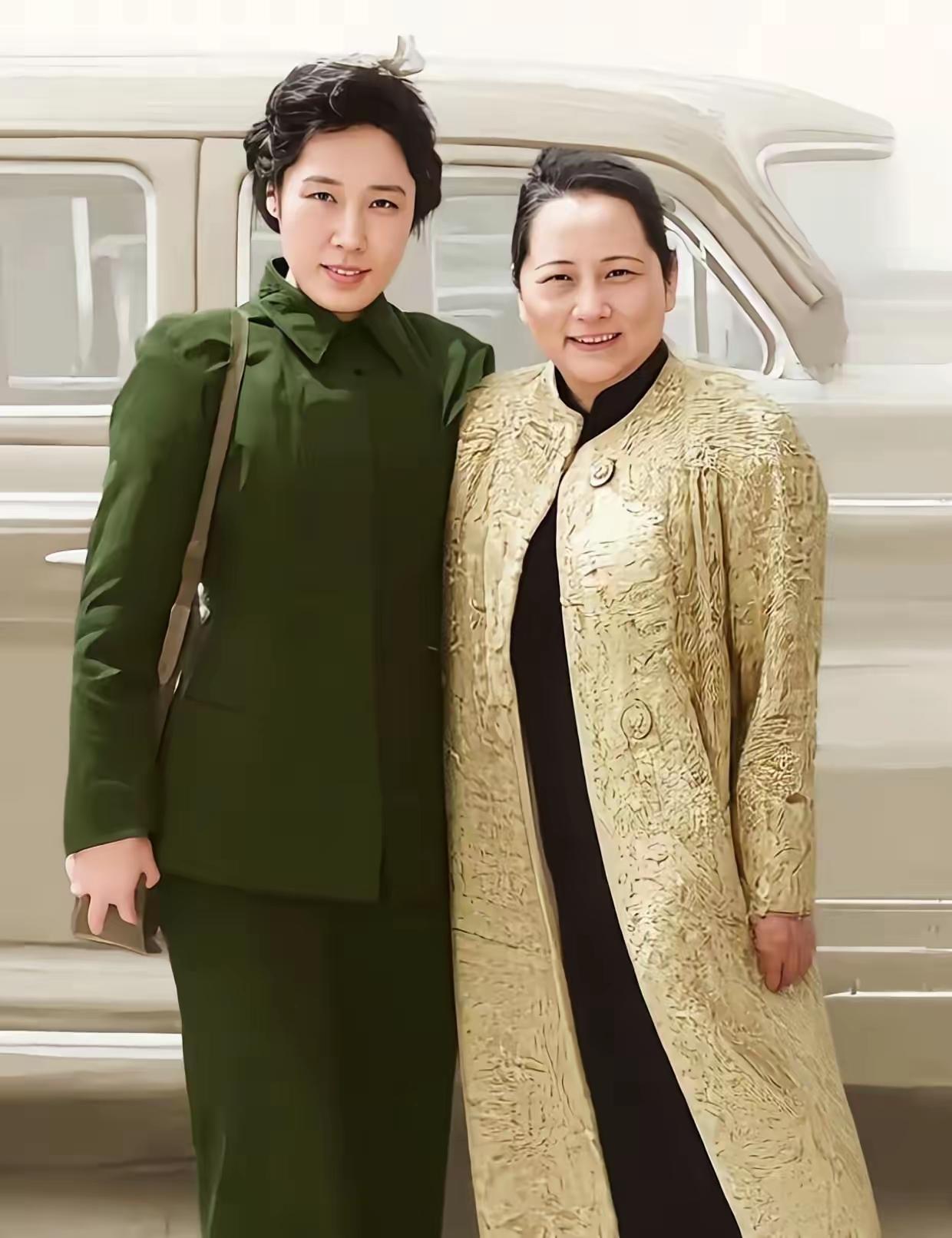 宋庆龄王光美1972年合影