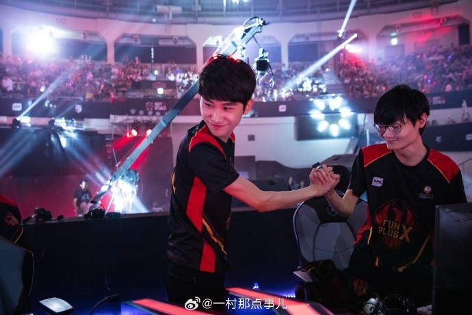 摄影师一村分享19FPX照片: 人啊, 其实就是活那么几个瞬间