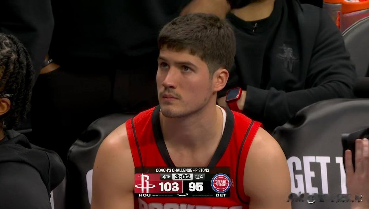 我对火箭新星谢波德的三分球真是忍无可忍了！在今天火箭客场以111：104战胜活塞