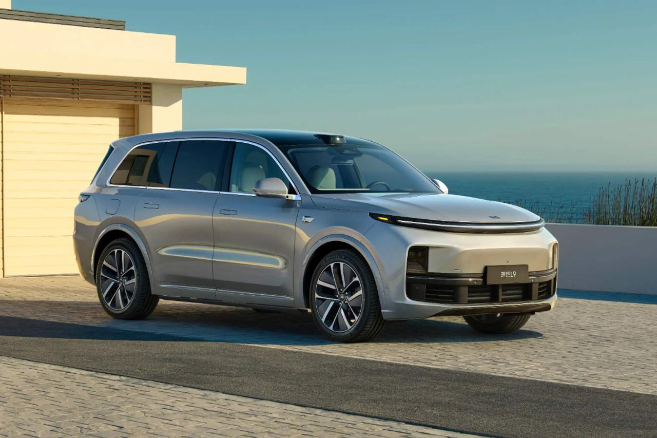 理想L9，出个纯电版，或许还能起死回生。像零跑D19一样，配个115度大电池