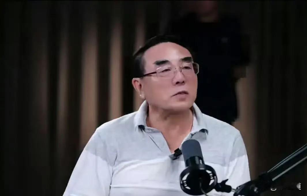 股市大事件！那个让量化基金“插队”的特权通道，这回真被监管部门一刀切了。说白
