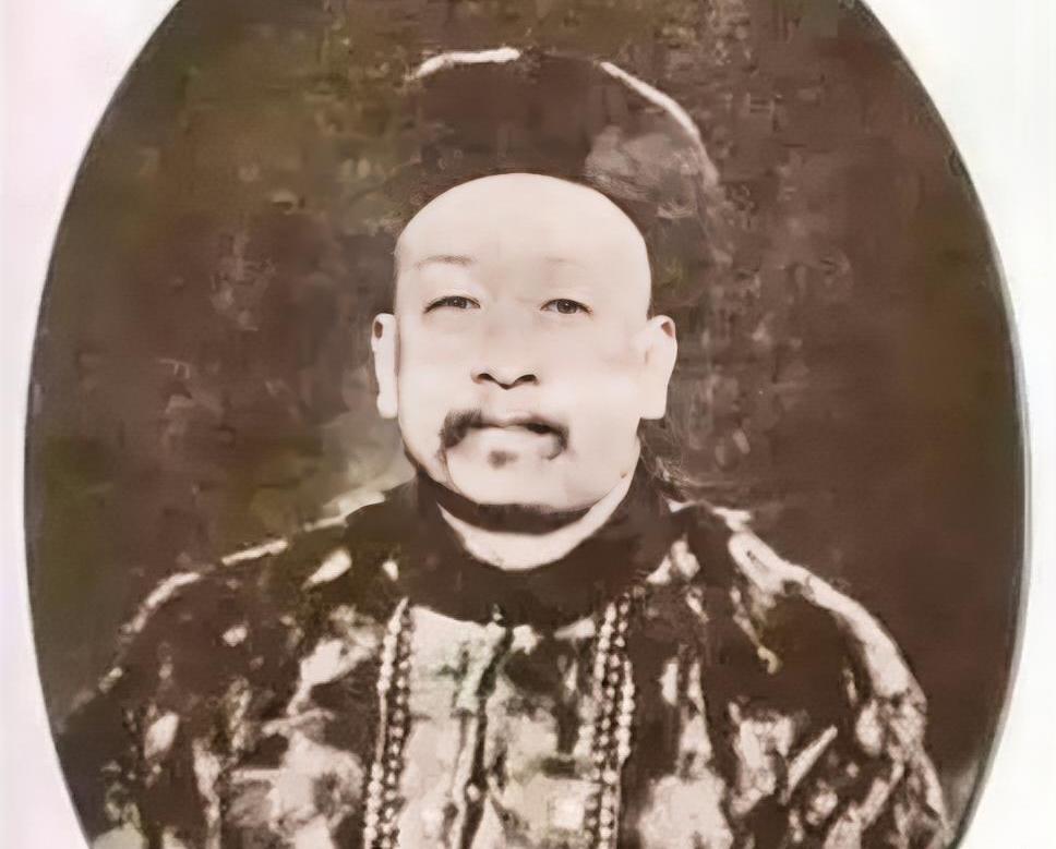 张百熙（1847—1907），字冶秋，湖南长沙人，同治十三年进士，1902年出任