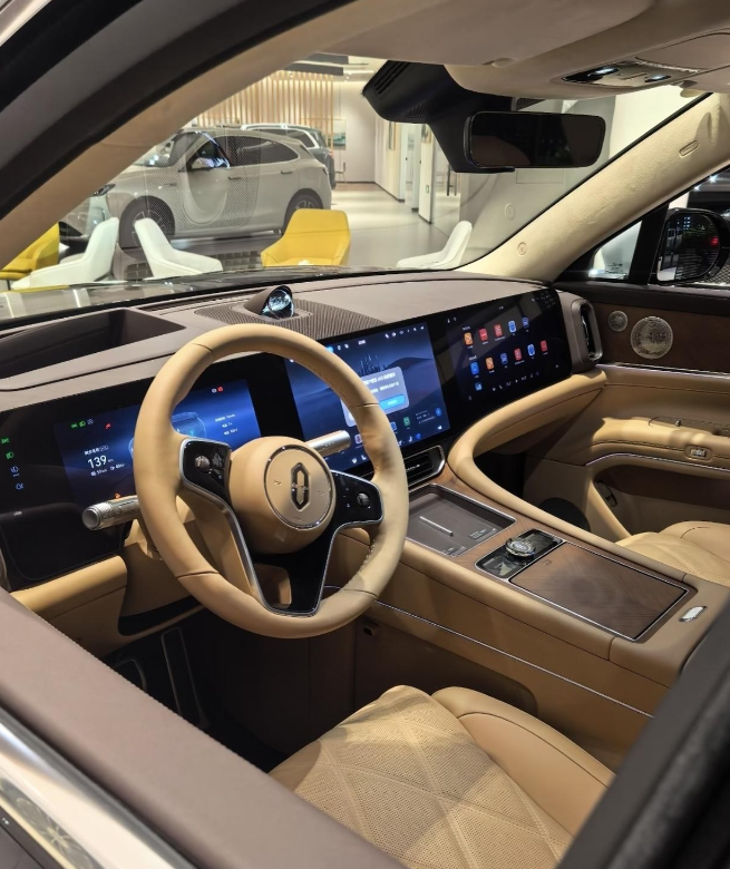 我知道这么说可能会挨骂！但你还别不信，智驾只有华为和其他！春节回家3000多公