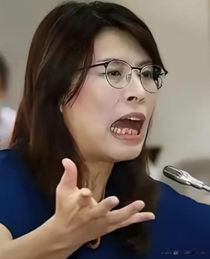 向大陆求救!国民党乱成一锅粥了!郑丽文遭受内外夹击!郑丽文在前面顶着发律