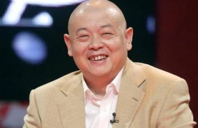 2005年，演员傅彪患上癌症，冯小刚掏出了200万给对方，张国立也给了40万，而