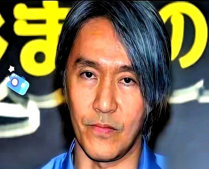 64岁的星爷，把香港山顶最后一套价值11亿的豪宅抵押了。6个亿的真金白银，因为