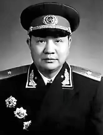 1941年，新四军第一师抓了200多名特务，粟裕知道后，忍不住开口：“是不是搞错