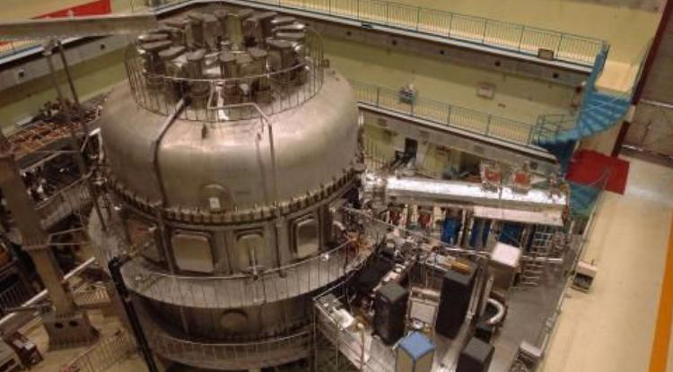 想象一下，如果有一种能源像太阳一样一直“燃烧”，几乎用不完，还没有污染，那整个世